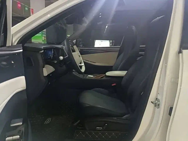 Geely Galaxy L7 — Фото автомобиля 14
