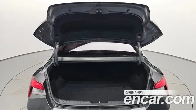 Hyundai AVANTE Avante (CN7) — Фото автомобиля 27