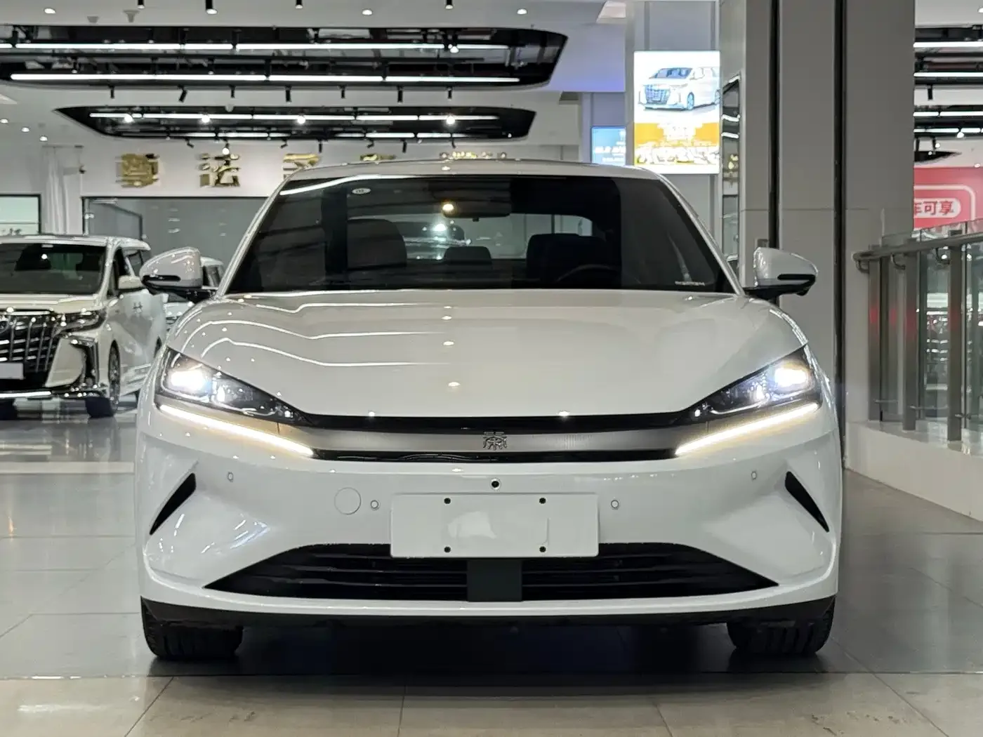 BYD Qin L 2025 EV 545KM Superior — Фото автомобиля 2