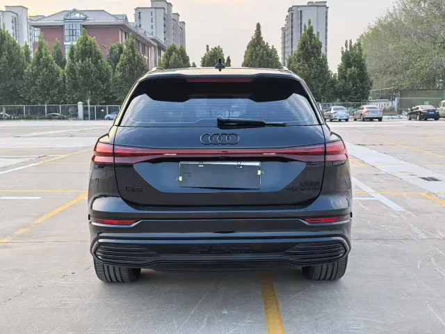 Audi Q5 e-tron — Фото автомобиля 8