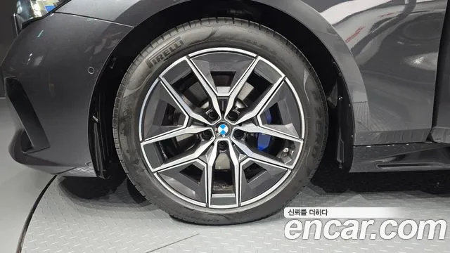 BMW 5 Series G60 — Фото автомобиля 5