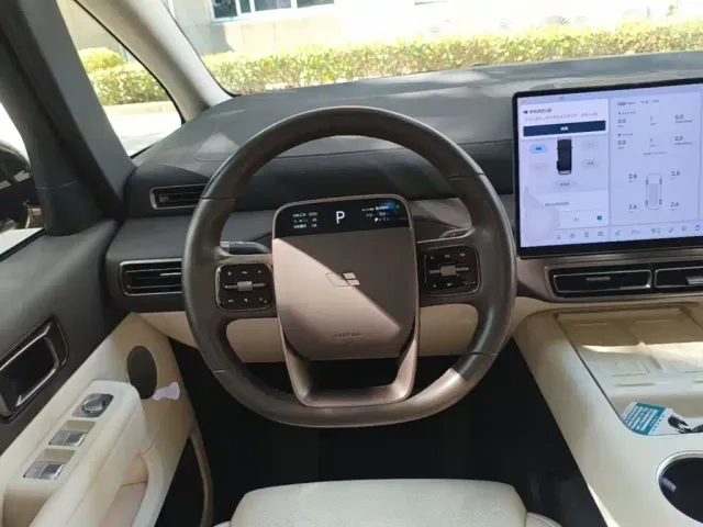 Li Auto MEGA — Фото автомобиля 10
