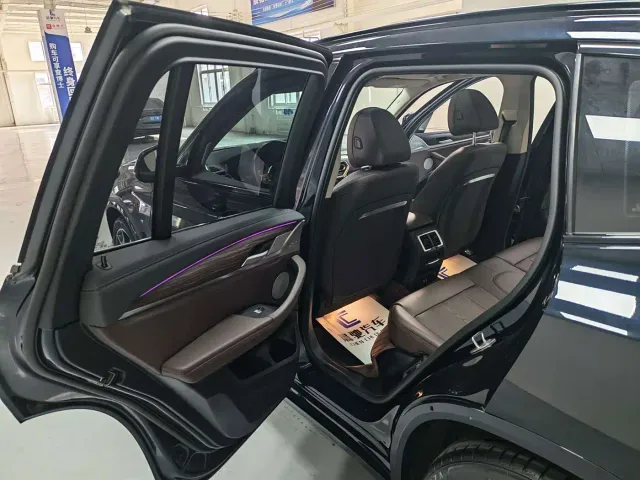 BMW X3 — Фото автомобиля 10