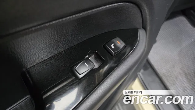 KG_Mobility_Ssangyong Rexton Новый Rexton Sport Khan Дизель 2.2 4WD — Фото автомобиля 20