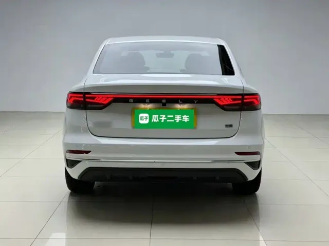 Geely Emgrand — Фото автомобиля 5