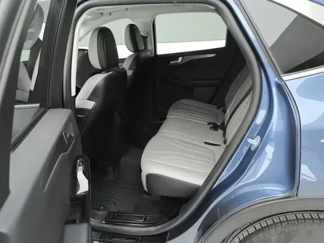 Ford Escape — Фото автомобиля 11