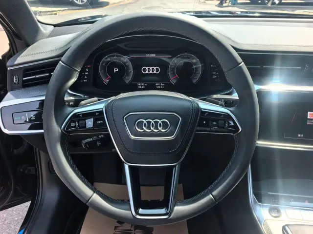 Audi A6L — Фото автомобиля 10