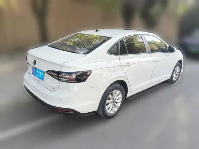 Volkswagen Lavida — Фото автомобиля 5