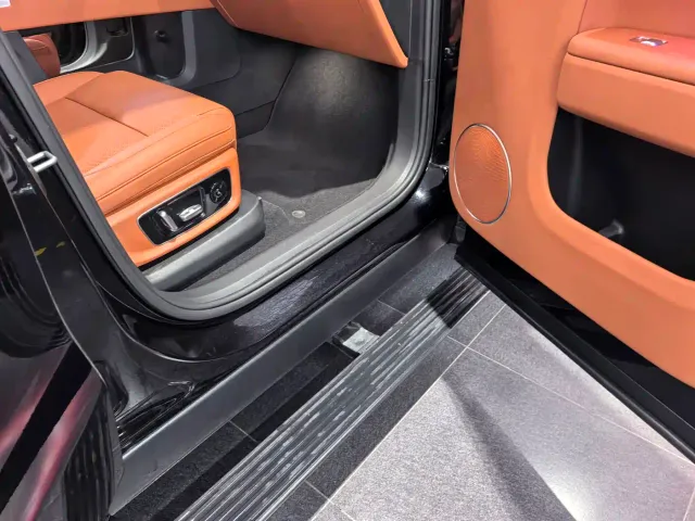 Li Auto L9 — Фото автомобиля 13