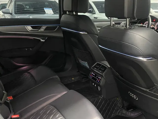 Audi A6L — Фото автомобиля 11