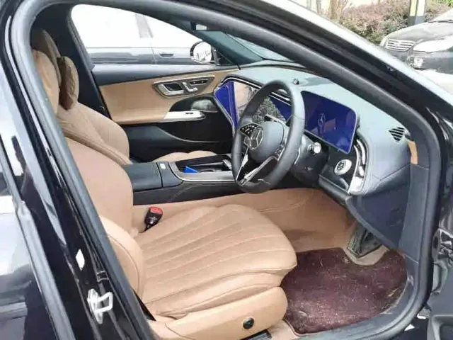 Mercedes-Benz E-Class — Фото автомобиля 3
