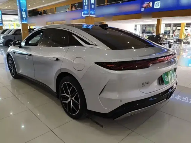 BYD Han L — Фото автомобиля 4