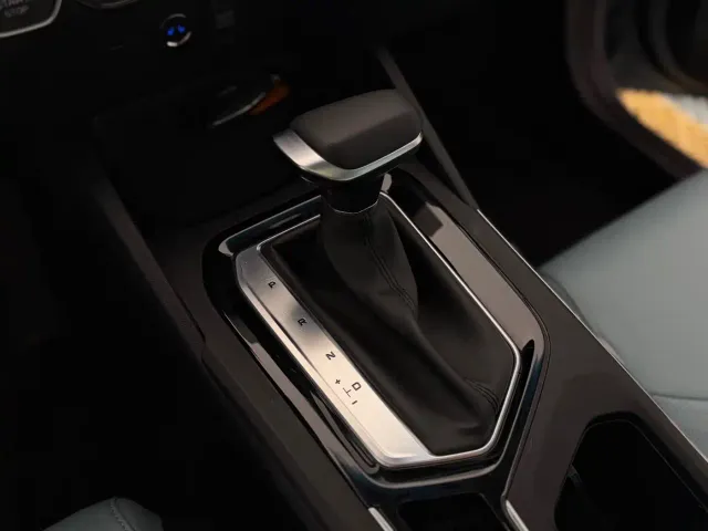 Geely Emgrand S — Фото автомобиля 12