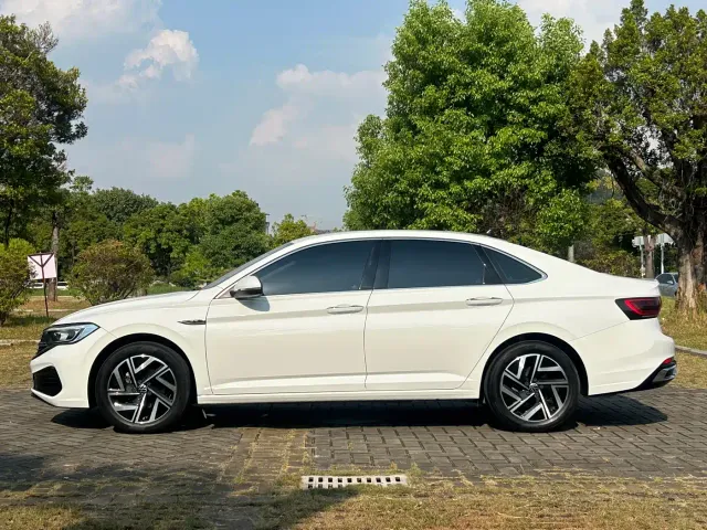 Volkswagen Sagitar — Фото автомобиля 7