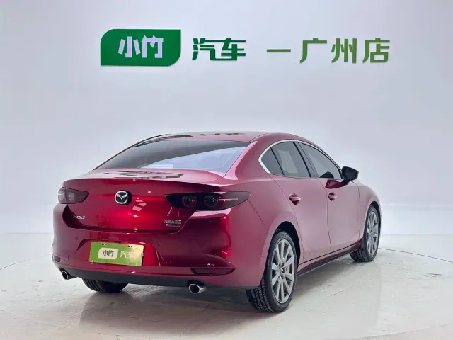 Mazda Axela — Фото автомобиля 4