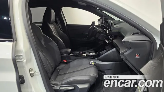 Peugeot 208 e-208 2nd Gen — Фото автомобиля 16