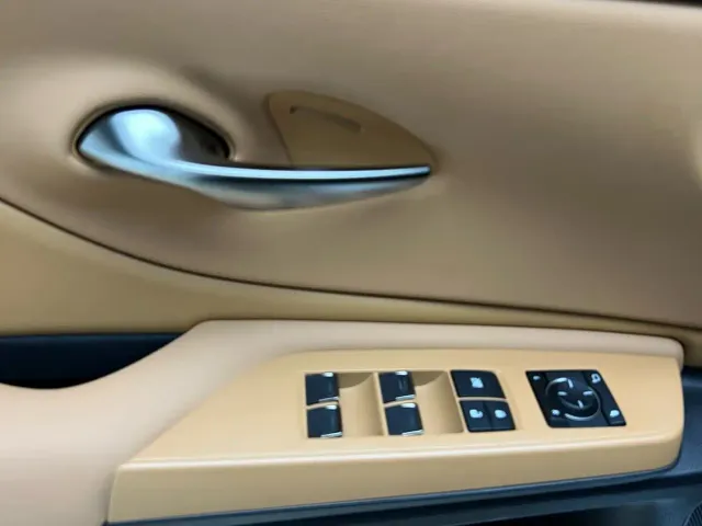 Lexus ES — Фото автомобиля 19