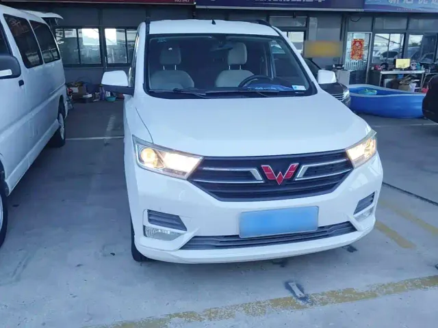 Wuling Hongguang — Фото автомобиля 3
