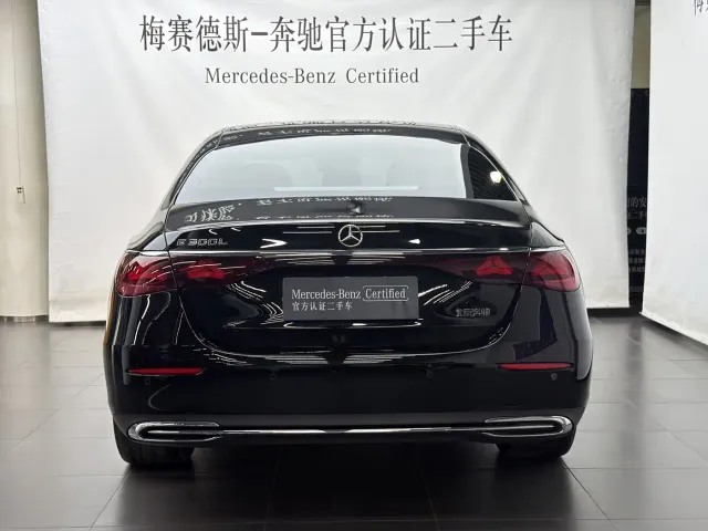 Mercedes-Benz E-Class — Фото автомобиля 4