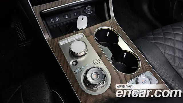 Фотография автомобиля — Genesis GV80 3.5T Бензин AWD