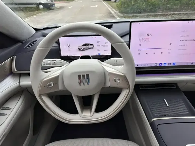 Buick Zenith Sedan 2025 Model Base Version — Фото автомобиля 2