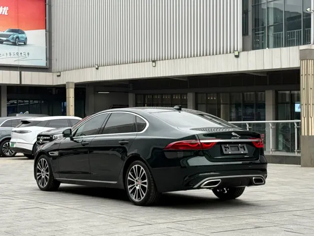 Jaguar XFL — Фото автомобиля 7