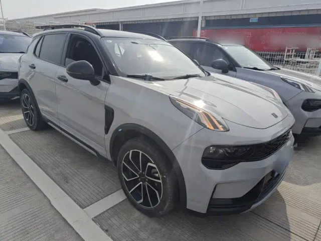 Lynk & Co 01 — Фото автомобиля 21