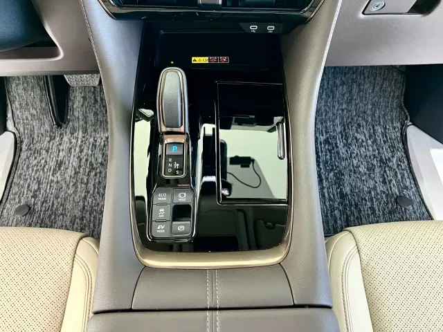 Toyota Alphard — Фото автомобиля 19