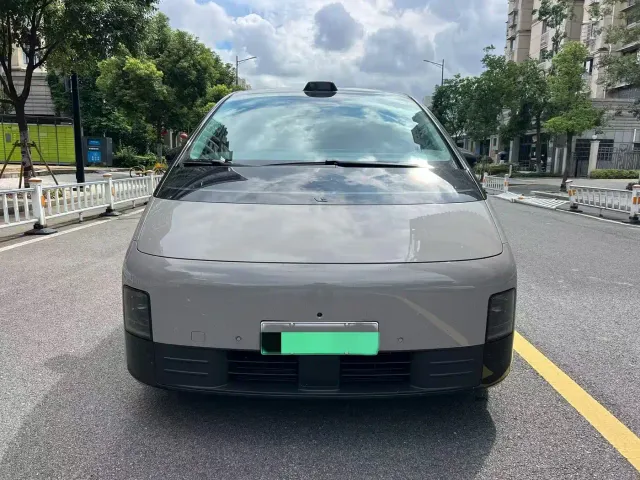Li Auto MEGA — Фото автомобиля 2