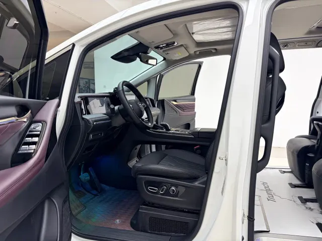 GAC Trumpchi M8 — Фото автомобиля 3