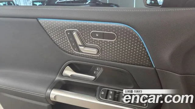 Mercedes-Benz EQB — Фото автомобиля 15