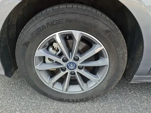 BYD Qin PLUS — Фото автомобиля 22