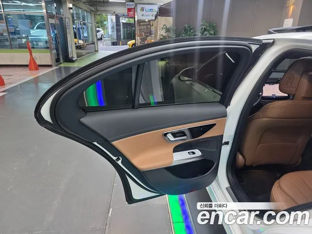 Mercedes-Benz E-Class W214 — Фото автомобиля 13