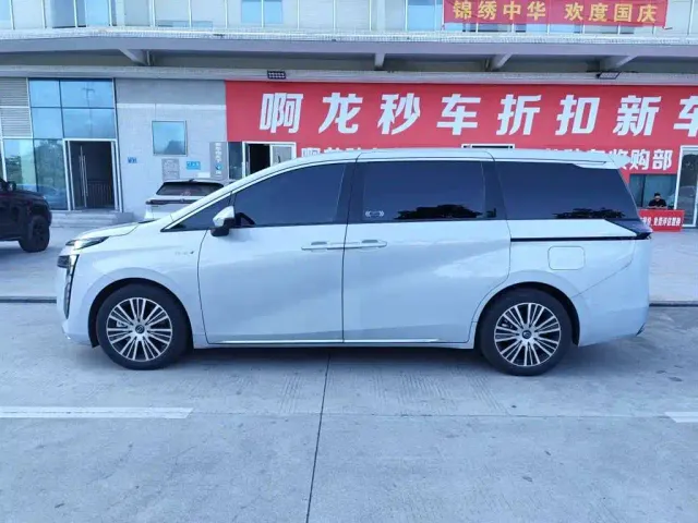 GAC Trumpchi E8 — Фото автомобиля 7