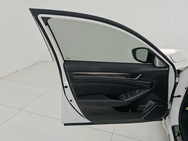 Honda Accord — Фото автомобиля 11