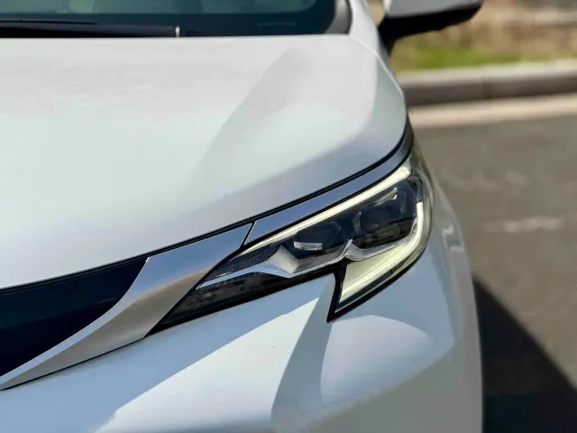 Toyota Sienna — Фото автомобиля 3