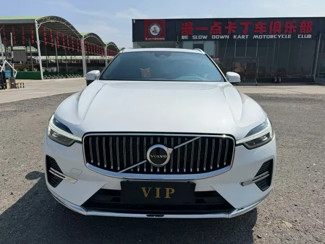Volvo XC60 — Фото автомобиля 2