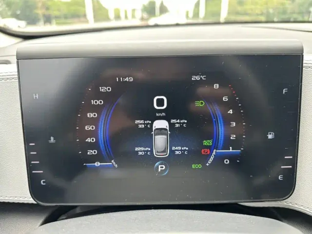 Geely ICON — Фото автомобиля 11