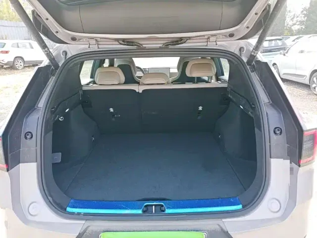 Volvo XC70 Plug-in Hybrid — Фото автомобиля 18
