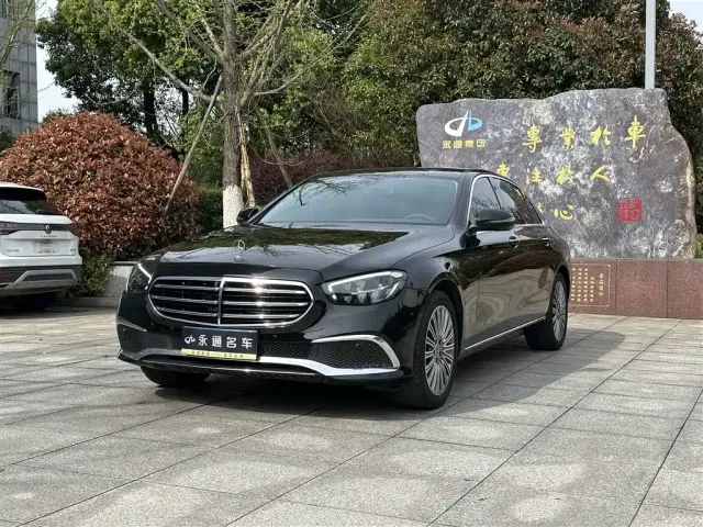 Фотография автомобиля — Mercedes-Benz E-Class