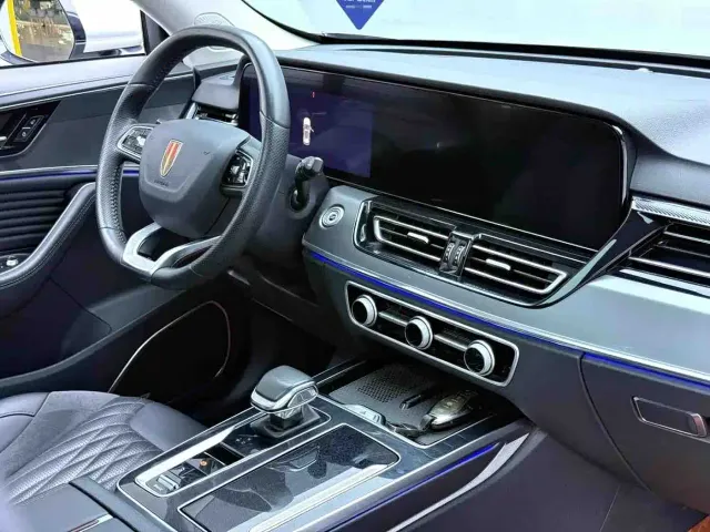 Hongqi HS5 — Фото автомобиля 10