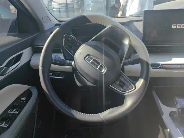Geely Emgrand L — Фото автомобиля 15