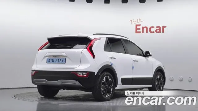 Kia Niro — Фото автомобиля 2