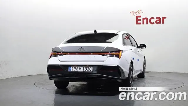 Hyundai AVANTE Inspiration — Фото автомобиля 4