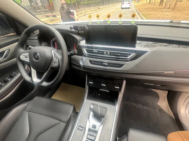 Changan CS75 — Фото автомобиля 9
