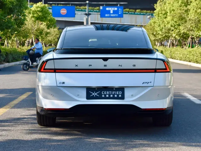 Xpeng P7+ — Фото автомобиля 5