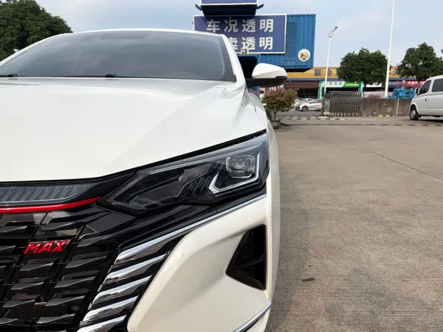 Dongfeng Yixuan MAX — Фото автомобиля 11