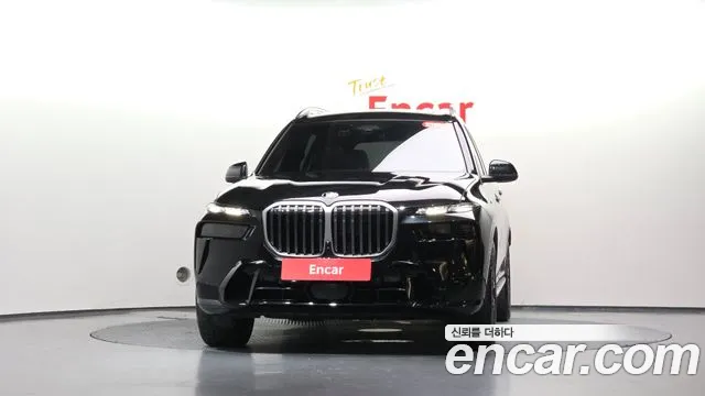 BMW X7 — Фото автомобиля 3