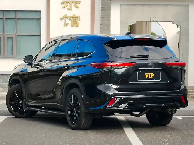 Toyota Highlander — Фото автомобиля 4