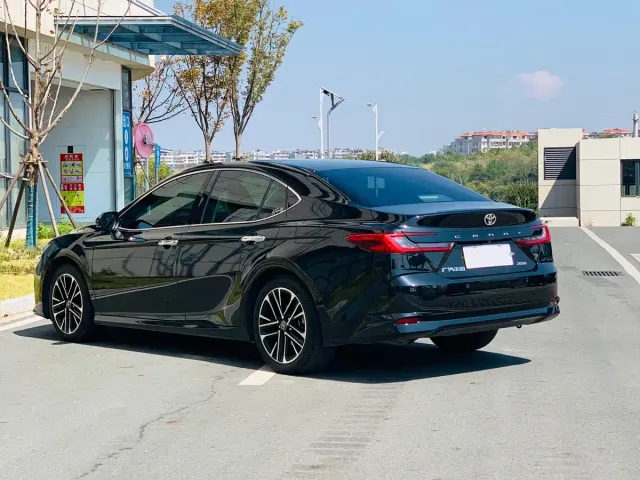 Toyota Camry — Фото автомобиля 6
